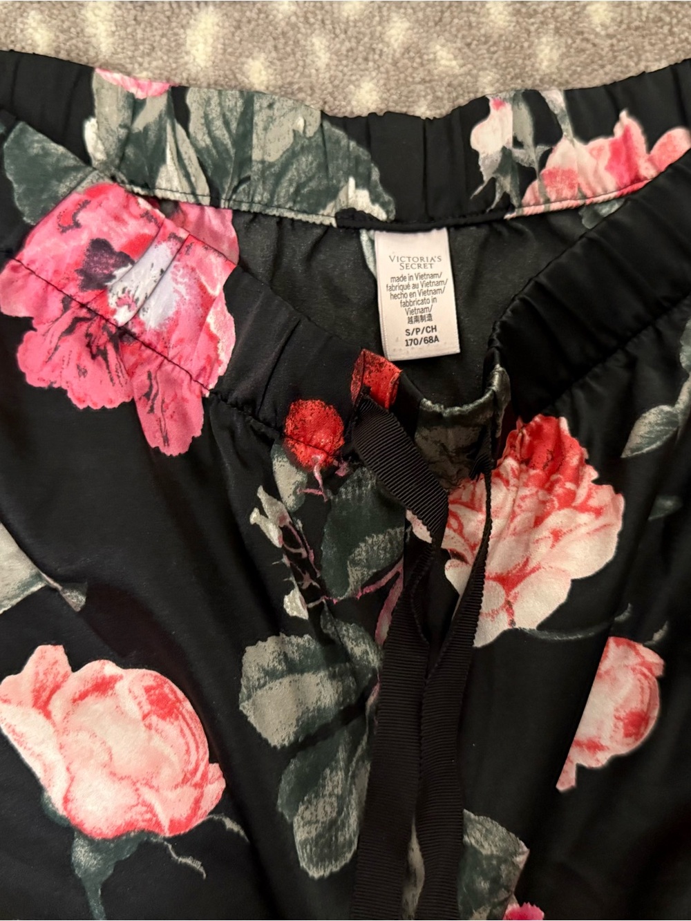 Victoria’s Secret Floral Black Satin Pajama Set - Picture 3 of 5